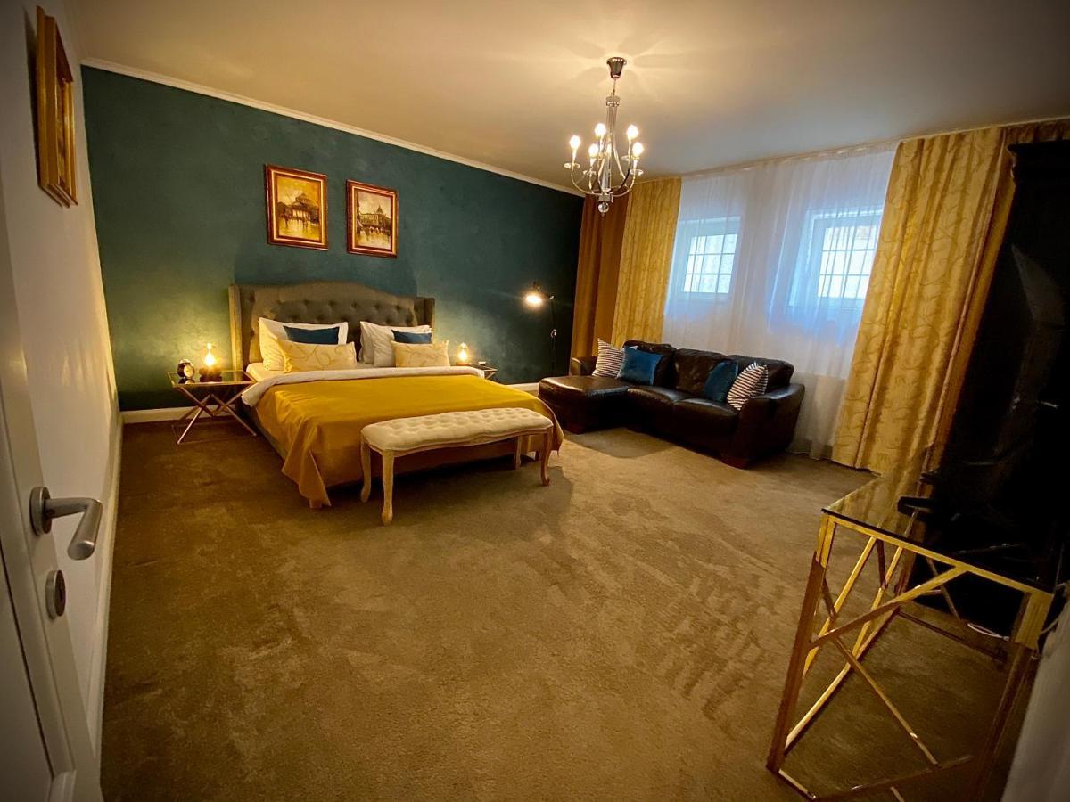 Sarada Boutique Luxury Apartment Дева Экстерьер фото