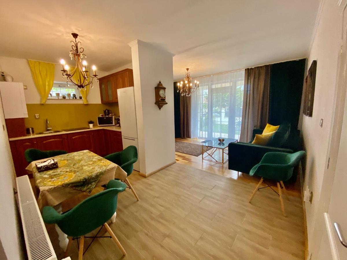 Sarada Boutique Luxury Apartment Дева Экстерьер фото