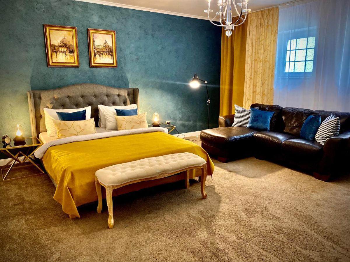 Sarada Boutique Luxury Apartment Дева Экстерьер фото