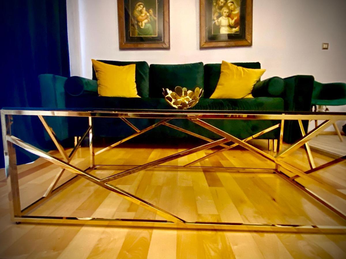 Sarada Boutique Luxury Apartment Дева Экстерьер фото