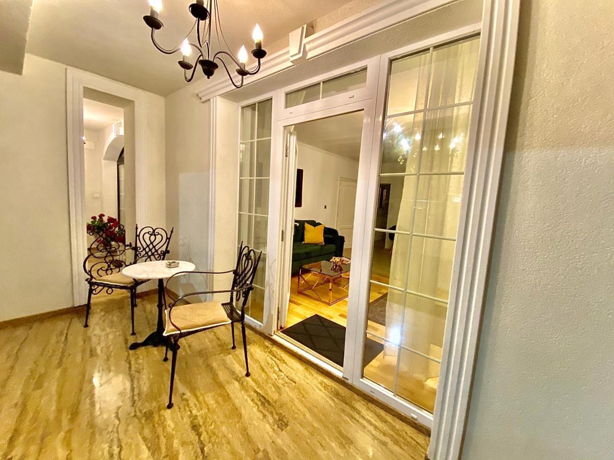 Sarada Boutique Luxury Apartment Дева Экстерьер фото