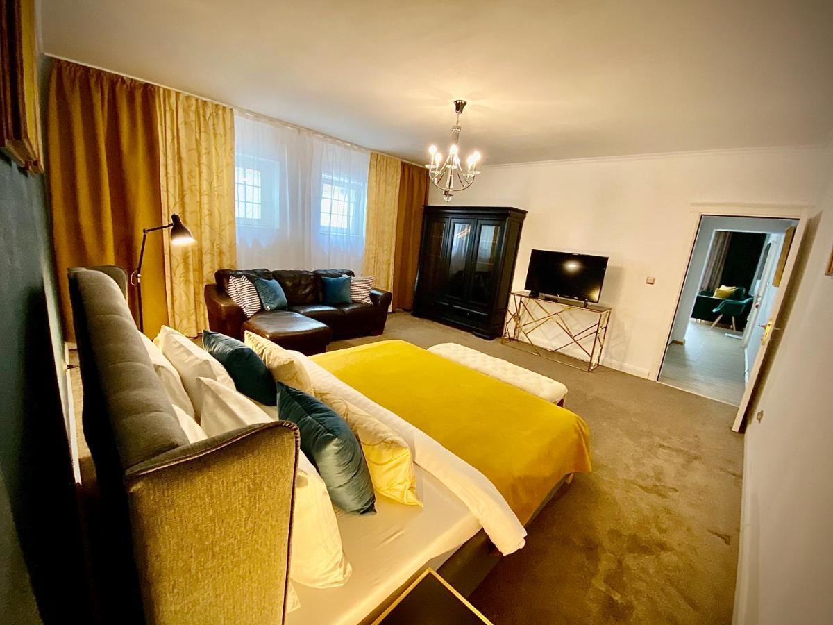 Sarada Boutique Luxury Apartment Дева Экстерьер фото