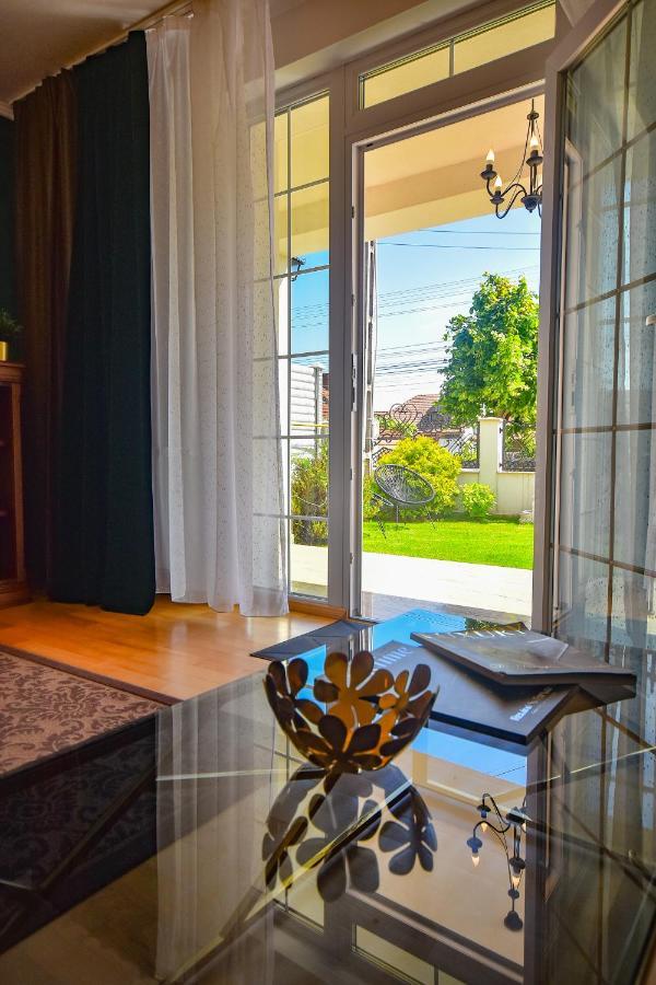 Sarada Boutique Luxury Apartment Дева Экстерьер фото